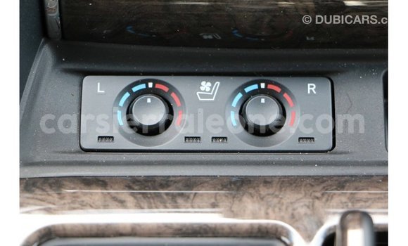 Acheter Import Voiture Toyota Alphard Blanc à Import - Dubai, Kailahun Acheter Import Voiture Toyota Alphard Blanc à Import - Dubai, Kailahun