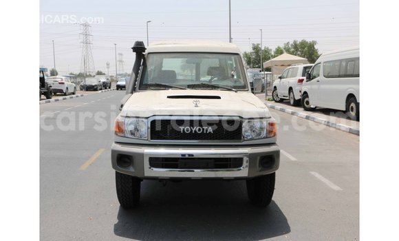 Acheter Import Voiture Toyota Land Cruiser Blanc à Import - Dubai, Kailahun Acheter Import Voiture Toyota Land Cruiser Blanc à Import - Dubai, Kailahun