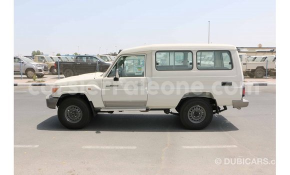 Acheter Import Voiture Toyota Land Cruiser Blanc à Import - Dubai, Kailahun Acheter Import Voiture Toyota Land Cruiser Blanc à Import - Dubai, Kailahun