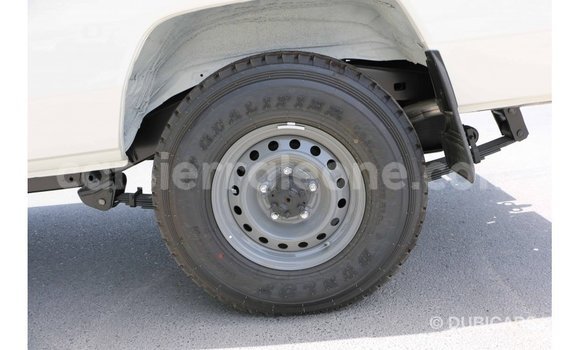 Acheter Import Voiture Toyota Land Cruiser Blanc à Import - Dubai, Kailahun Acheter Import Voiture Toyota Land Cruiser Blanc à Import - Dubai, Kailahun