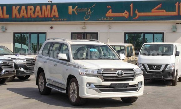 Buy Import Toyota Land Cruiser White Car in Import - Dubai in Kailahun Buy Import Toyota Land Cruiser White Car in Import - Dubai in Kailahun