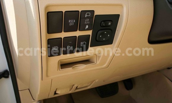 Buy Import Toyota Land Cruiser White Car in Import - Dubai in Kailahun Buy Import Toyota Land Cruiser White Car in Import - Dubai in Kailahun