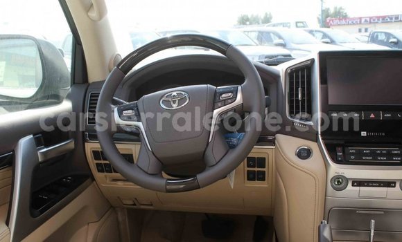 Buy Import Toyota Land Cruiser White Car in Import - Dubai in Kailahun Buy Import Toyota Land Cruiser White Car in Import - Dubai in Kailahun