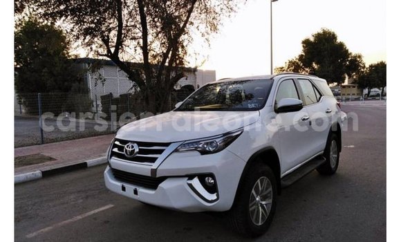 Buy Import Toyota Fortuner White Car in Import - Dubai in Kailahun Buy Import Toyota Fortuner White Car in Import - Dubai in Kailahun