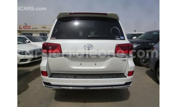 Buy Import Toyota Land Cruiser White Car in Import - Dubai in Kailahun Buy Import Toyota Land Cruiser White Car in Import - Dubai in Kailahun