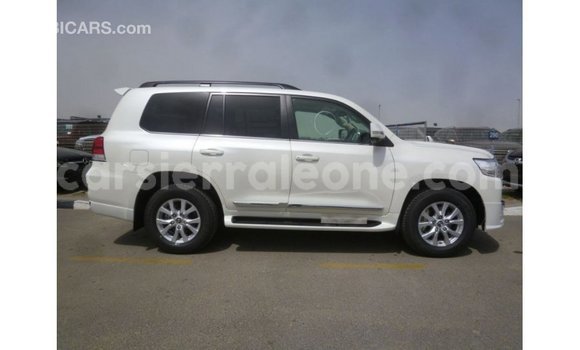 Buy Import Toyota Land Cruiser White Car in Import - Dubai in Kailahun Buy Import Toyota Land Cruiser White Car in Import - Dubai in Kailahun