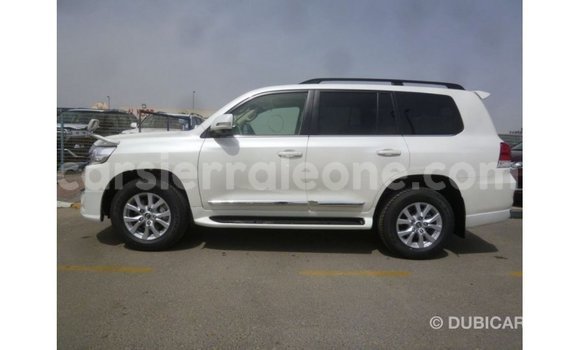 Buy Import Toyota Land Cruiser White Car in Import - Dubai in Kailahun Buy Import Toyota Land Cruiser White Car in Import - Dubai in Kailahun