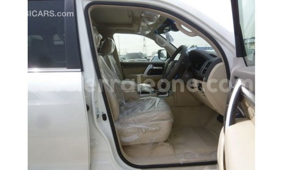 Buy Import Toyota Land Cruiser White Car in Import - Dubai in Kailahun Buy Import Toyota Land Cruiser White Car in Import - Dubai in Kailahun