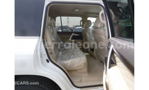 Buy Import Toyota Land Cruiser White Car in Import - Dubai in Kailahun Buy Import Toyota Land Cruiser White Car in Import - Dubai in Kailahun