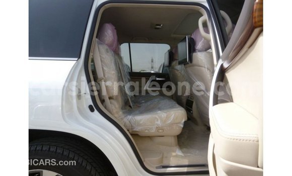 Buy Import Toyota Land Cruiser White Car in Import - Dubai in Kailahun Buy Import Toyota Land Cruiser White Car in Import - Dubai in Kailahun