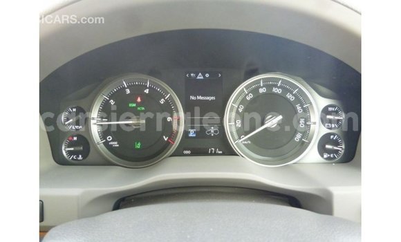 Buy Import Toyota Land Cruiser White Car in Import - Dubai in Kailahun Buy Import Toyota Land Cruiser White Car in Import - Dubai in Kailahun