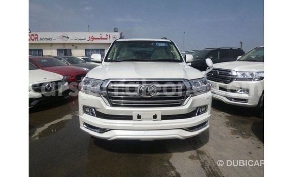 Buy Import Toyota Land Cruiser White Car in Import - Dubai in Kailahun Buy Import Toyota Land Cruiser White Car in Import - Dubai in Kailahun