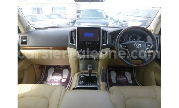 Buy Import Toyota Land Cruiser White Car in Import - Dubai in Kailahun Buy Import Toyota Land Cruiser White Car in Import - Dubai in Kailahun