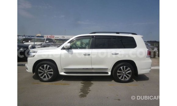 Buy Import Toyota Land Cruiser White Car in Import - Dubai in Kailahun Buy Import Toyota Land Cruiser White Car in Import - Dubai in Kailahun