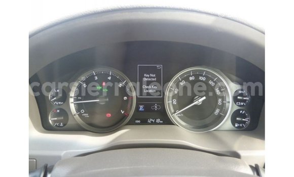 Buy Import Toyota Land Cruiser White Car in Import - Dubai in Kailahun Buy Import Toyota Land Cruiser White Car in Import - Dubai in Kailahun