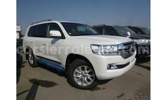 Buy Import Toyota Land Cruiser White Car in Import - Dubai in Kailahun Buy Import Toyota Land Cruiser White Car in Import - Dubai in Kailahun