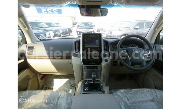 Buy Import Toyota Land Cruiser White Car in Import - Dubai in Kailahun Buy Import Toyota Land Cruiser White Car in Import - Dubai in Kailahun