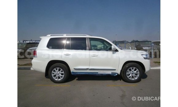 Buy Import Toyota Land Cruiser White Car in Import - Dubai in Kailahun Buy Import Toyota Land Cruiser White Car in Import - Dubai in Kailahun