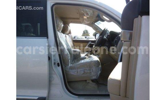 Buy Import Toyota Land Cruiser White Car in Import - Dubai in Kailahun Buy Import Toyota Land Cruiser White Car in Import - Dubai in Kailahun