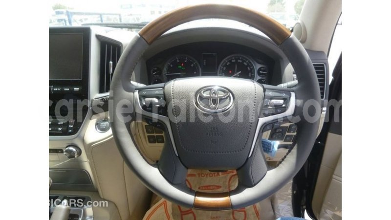 Big with watermark toyota land cruiser kailahun import dubai 5931