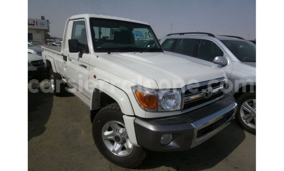 Buy Import Toyota Land Cruiser White Car in Import - Dubai in Kailahun Buy Import Toyota Land Cruiser White Car in Import - Dubai in Kailahun