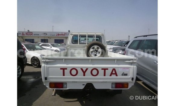 Buy Import Toyota Land Cruiser White Car in Import - Dubai in Kailahun Buy Import Toyota Land Cruiser White Car in Import - Dubai in Kailahun