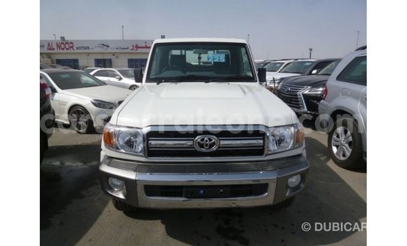 Buy Import Toyota Land Cruiser White Car in Import - Dubai in Kailahun Buy Import Toyota Land Cruiser White Car in Import - Dubai in Kailahun