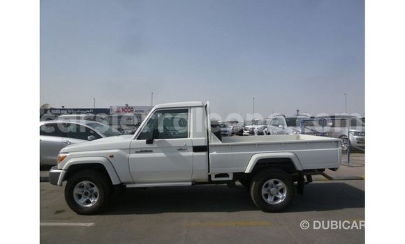 Buy Import Toyota Land Cruiser White Car in Import - Dubai in Kailahun Buy Import Toyota Land Cruiser White Car in Import - Dubai in Kailahun