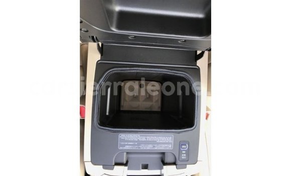 Buy Import Toyota Land Cruiser Black Car in Import - Dubai in Kailahun Buy Import Toyota Land Cruiser Black Car in Import - Dubai in Kailahun