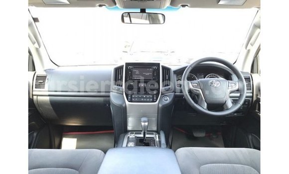 Buy Import Toyota Land Cruiser White Car in Import - Dubai in Kailahun Buy Import Toyota Land Cruiser White Car in Import - Dubai in Kailahun