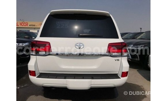 Buy Import Toyota Land Cruiser White Car in Import - Dubai in Kailahun Buy Import Toyota Land Cruiser White Car in Import - Dubai in Kailahun