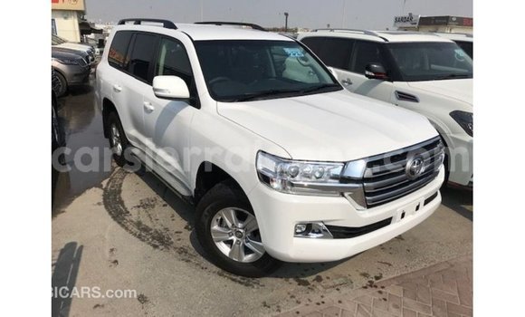 Buy Import Toyota Land Cruiser White Car in Import - Dubai in Kailahun Buy Import Toyota Land Cruiser White Car in Import - Dubai in Kailahun