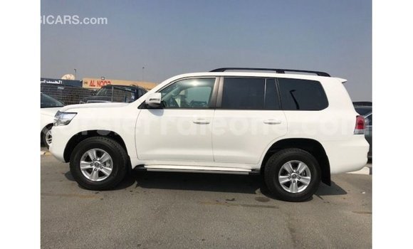 Buy Import Toyota Land Cruiser White Car in Import - Dubai in Kailahun Buy Import Toyota Land Cruiser White Car in Import - Dubai in Kailahun