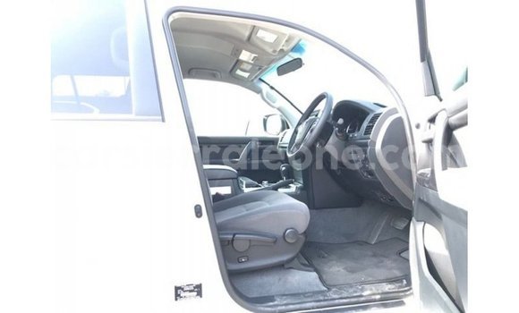 Buy Import Toyota Land Cruiser White Car in Import - Dubai in Kailahun Buy Import Toyota Land Cruiser White Car in Import - Dubai in Kailahun
