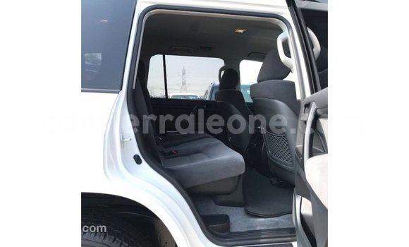 Buy Import Toyota Land Cruiser White Car in Import - Dubai in Kailahun Buy Import Toyota Land Cruiser White Car in Import - Dubai in Kailahun