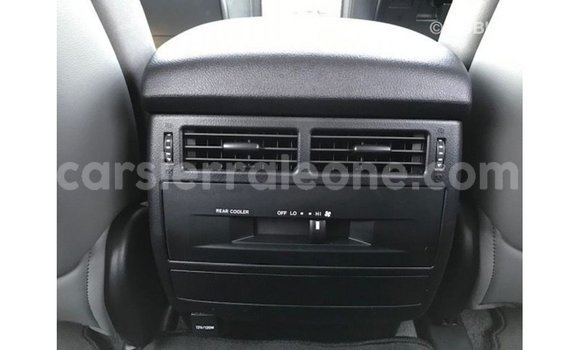 Buy Import Toyota Land Cruiser White Car in Import - Dubai in Kailahun Buy Import Toyota Land Cruiser White Car in Import - Dubai in Kailahun