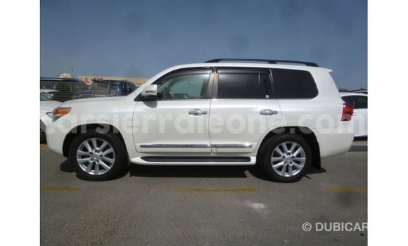 Buy Import Toyota Land Cruiser White Car in Import - Dubai in Kailahun Buy Import Toyota Land Cruiser White Car in Import - Dubai in Kailahun