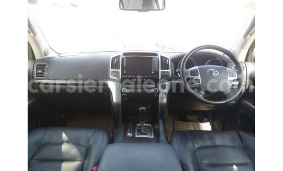 Buy Import Toyota Land Cruiser White Car in Import - Dubai in Kailahun Buy Import Toyota Land Cruiser White Car in Import - Dubai in Kailahun