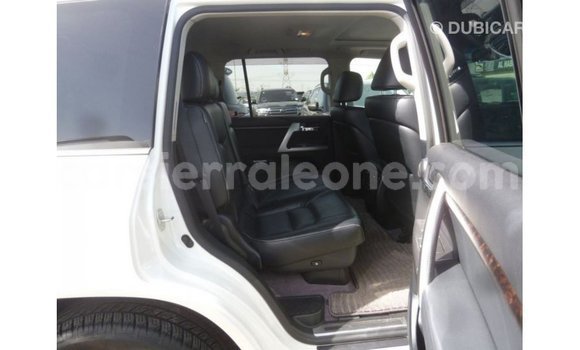 Buy Import Toyota Land Cruiser White Car in Import - Dubai in Kailahun Buy Import Toyota Land Cruiser White Car in Import - Dubai in Kailahun