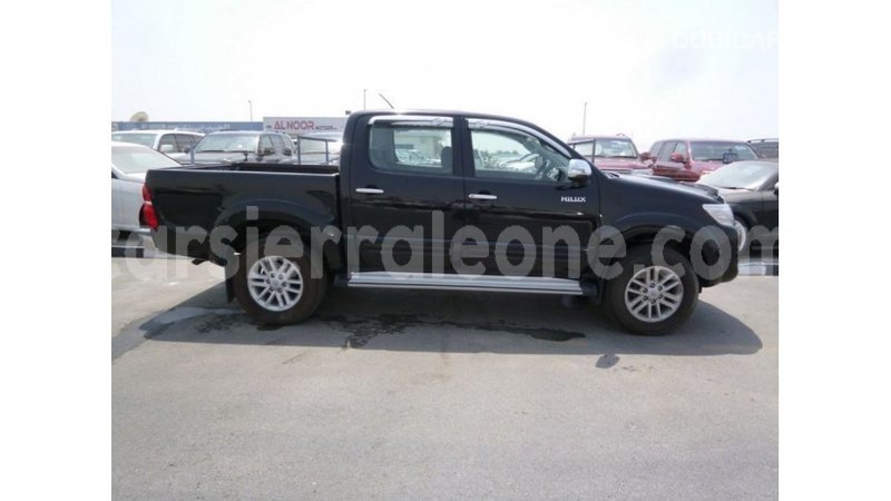 Big with watermark toyota hilux kailahun import dubai 5942