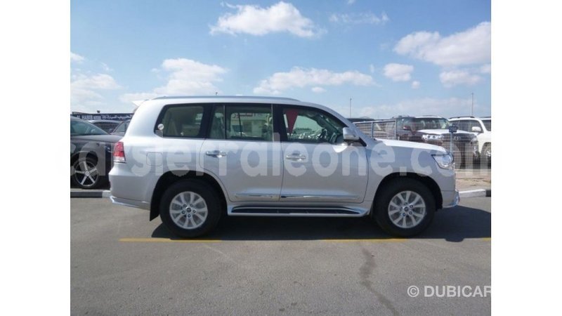 Big with watermark toyota land cruiser kailahun import dubai 5974