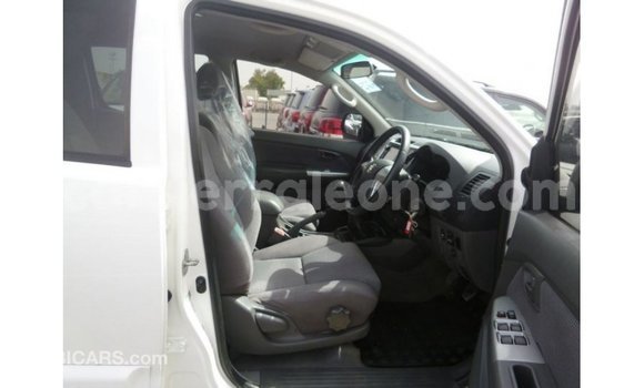 Buy Import Toyota Hilux White Car in Import - Dubai in Kailahun Buy Import Toyota Hilux White Car in Import - Dubai in Kailahun