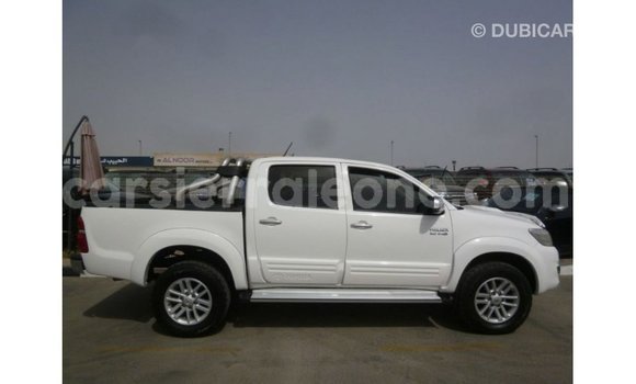 Buy Import Toyota Hilux White Car in Import - Dubai in Kailahun Buy Import Toyota Hilux White Car in Import - Dubai in Kailahun