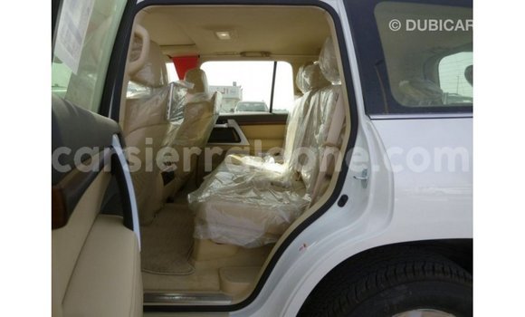 Buy Import Toyota Land Cruiser White Car in Import - Dubai in Kailahun Buy Import Toyota Land Cruiser White Car in Import - Dubai in Kailahun