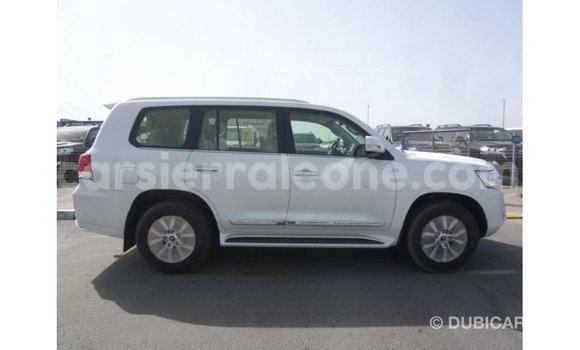 Buy Import Toyota Land Cruiser White Car in Import - Dubai in Kailahun Buy Import Toyota Land Cruiser White Car in Import - Dubai in Kailahun