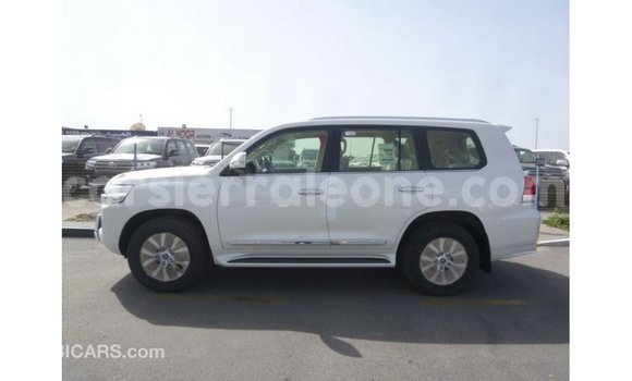 Buy Import Toyota Land Cruiser White Car in Import - Dubai in Kailahun Buy Import Toyota Land Cruiser White Car in Import - Dubai in Kailahun