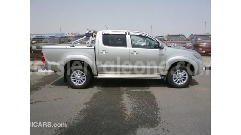 Big with watermark toyota hilux kailahun import dubai 5983