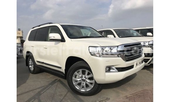 Buy Import Toyota Land Cruiser White Car in Import - Dubai in Kailahun Buy Import Toyota Land Cruiser White Car in Import - Dubai in Kailahun