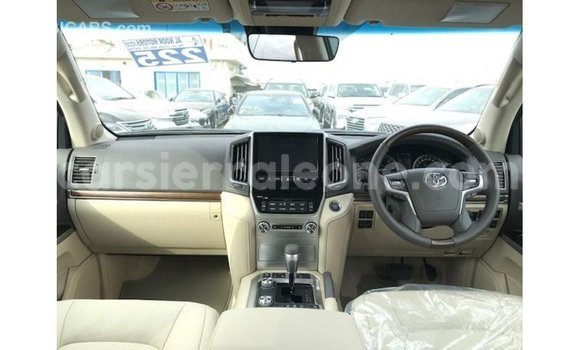Buy Import Toyota Land Cruiser White Car in Import - Dubai in Kailahun Buy Import Toyota Land Cruiser White Car in Import - Dubai in Kailahun