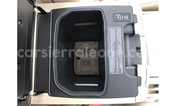 Buy Import Toyota Land Cruiser White Car in Import - Dubai in Kailahun Buy Import Toyota Land Cruiser White Car in Import - Dubai in Kailahun